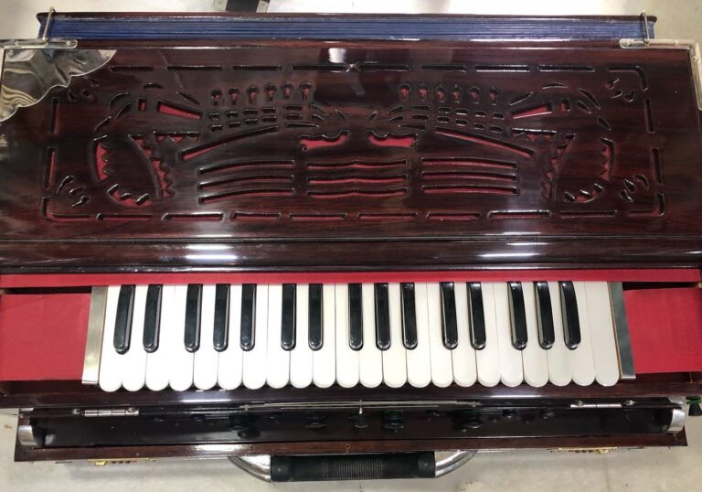 4 Set Reeds Scale Changing Harmonium - Calcutta Musical Depot