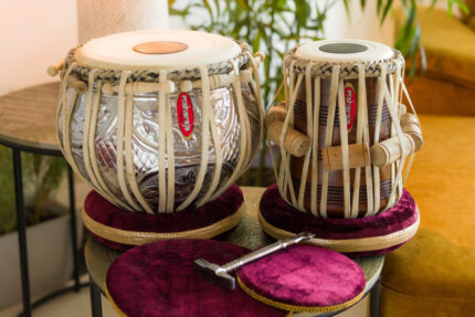 MAHARAJA Concert Designer Copper Tabla Drum Set, 4.5 Kg Copper Bayan, Finest Dayan, Padded Bag, Hammer, Cushions & Cover - (BR-FI)